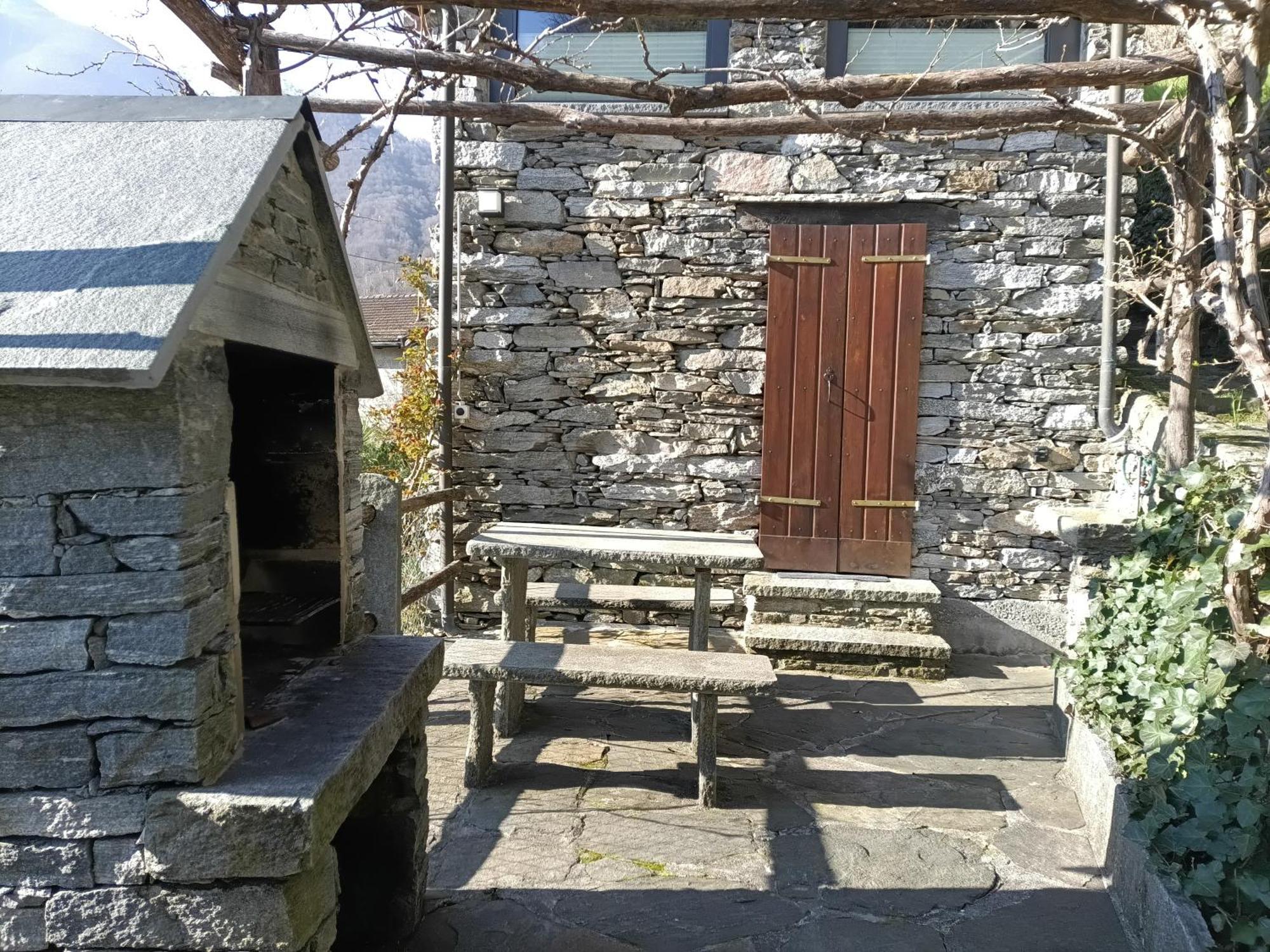Rustico "Casa Di Sasso" Villa Intragna Exterior photo